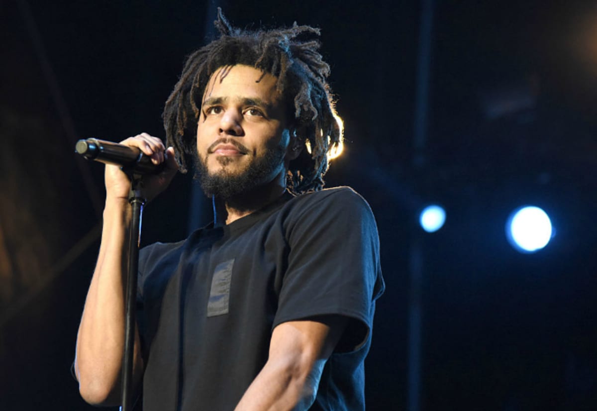 Rimando em instrumental de Nas, J. Cole lança a música “Album Of The Year”
